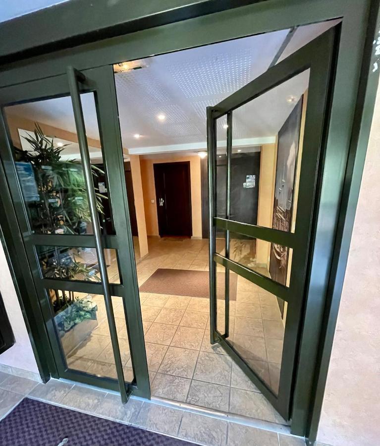 Beautiful Ground Floor 2 Bedroom Apartment องเฟลอร์ ภายนอก รูปภาพ